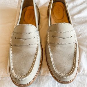 Gray leather Sperry loafers. Like new! Size 8.
